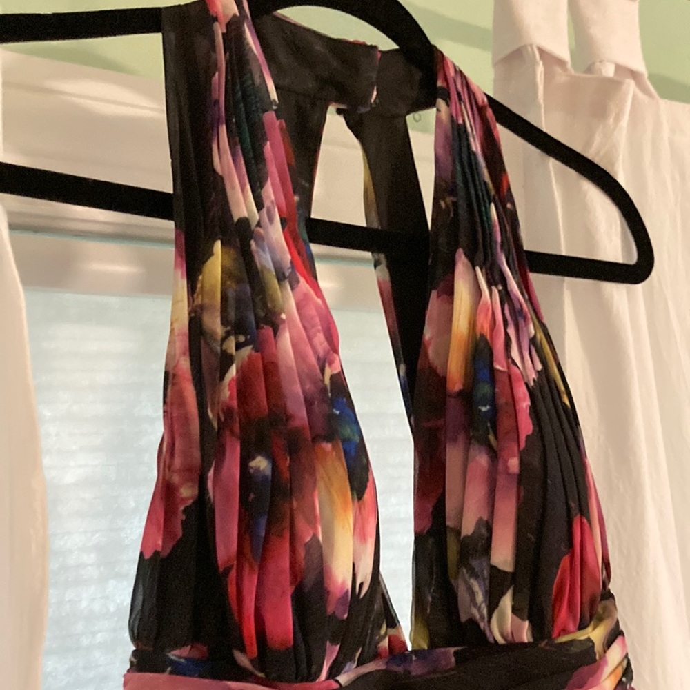 Floral floor length floral dress with pockets!